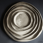 assiettes en grès