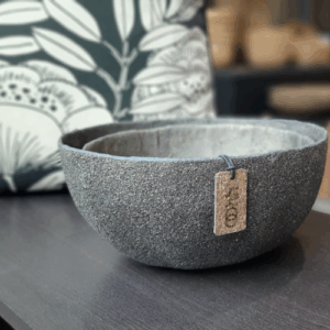 bol zéro déchet terra posé à côté d'un coussin