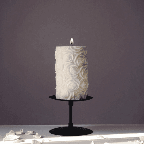 Bougie Roseraie en cire de soja posée sur un support